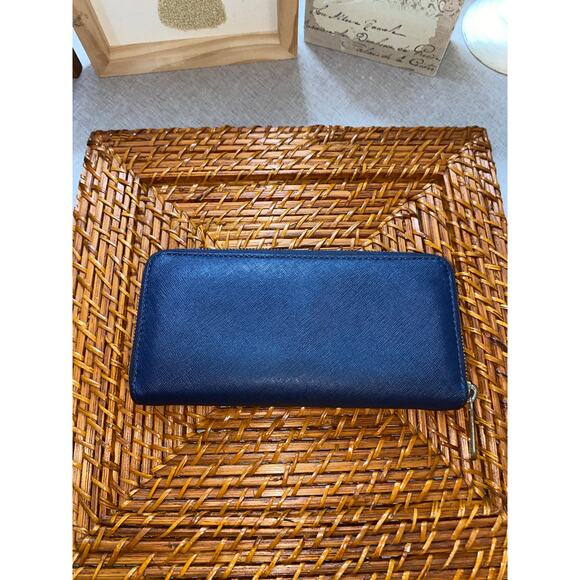 Michael Kors Large Blue Wallet with Flaws & Stains - Picture 2 of 7